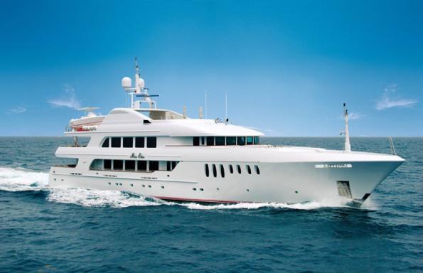 MUSTIQUE TRINITY YACHTS  2005